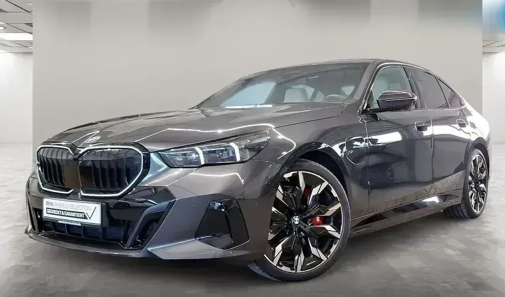 BMW 550 550e 2025