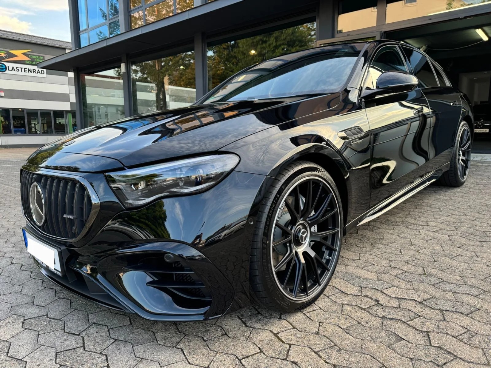 Mercedes-Benz E 53 AMG HYBRID|CARBON|SUPERSCREEN|MY26|PERFORMANCE SITZE 2026