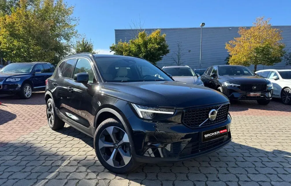 Volvo XC40 B4 B DKG Ultimate Dark+HarmanKardon+ACC 2022