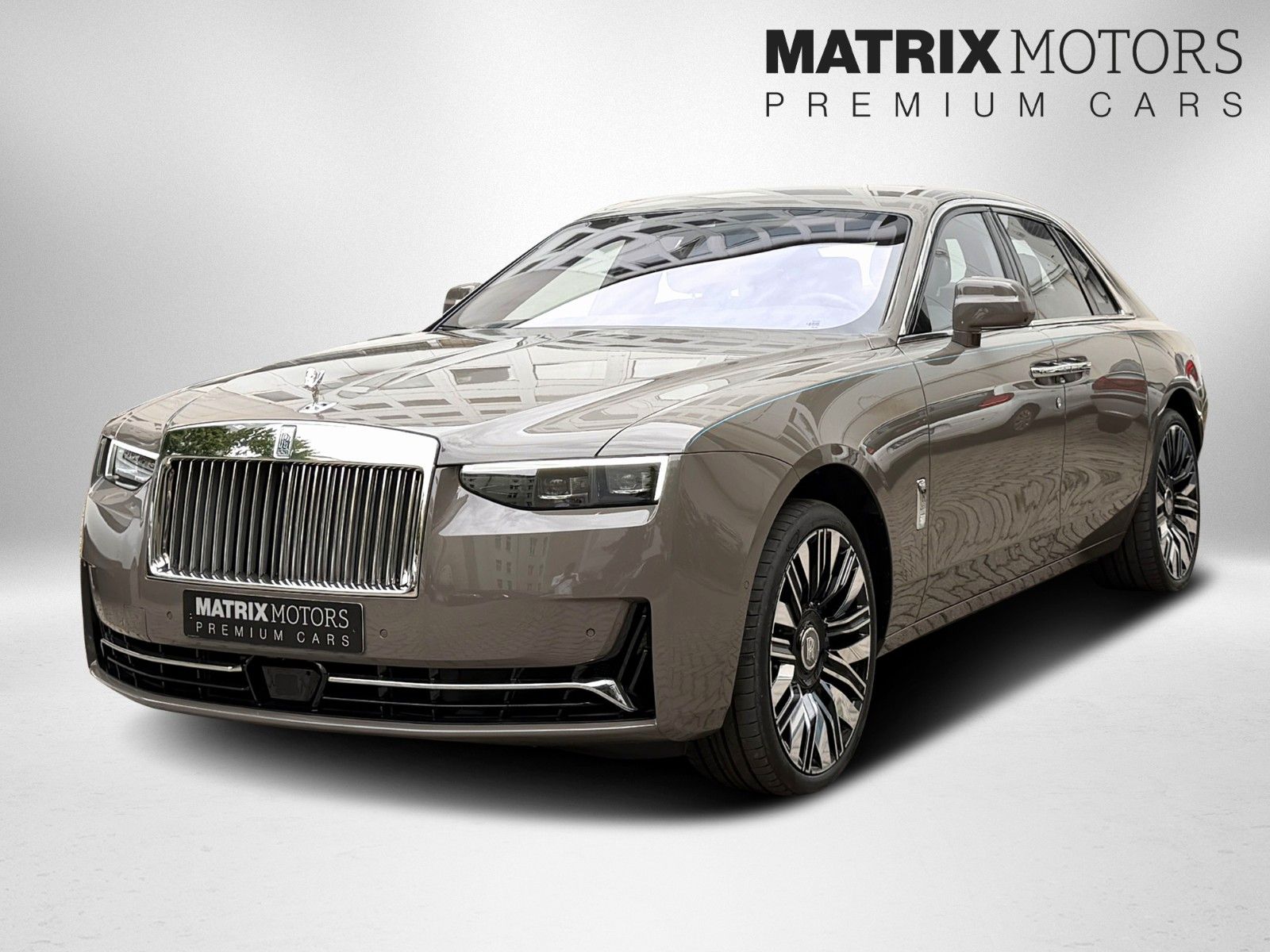 Rolls-Royce Ghost Series ll Theatre Picnic BeSpoke Massage 2024
