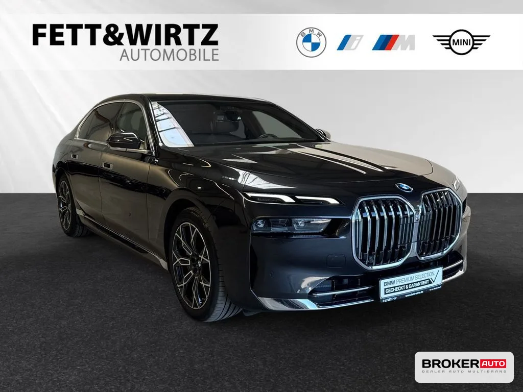 BMW 750 2024