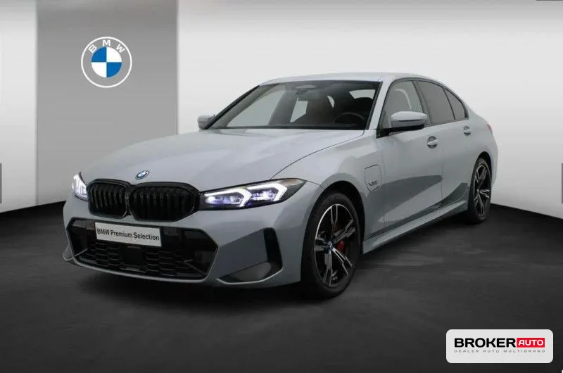 BMW Seria 3 330E 2023