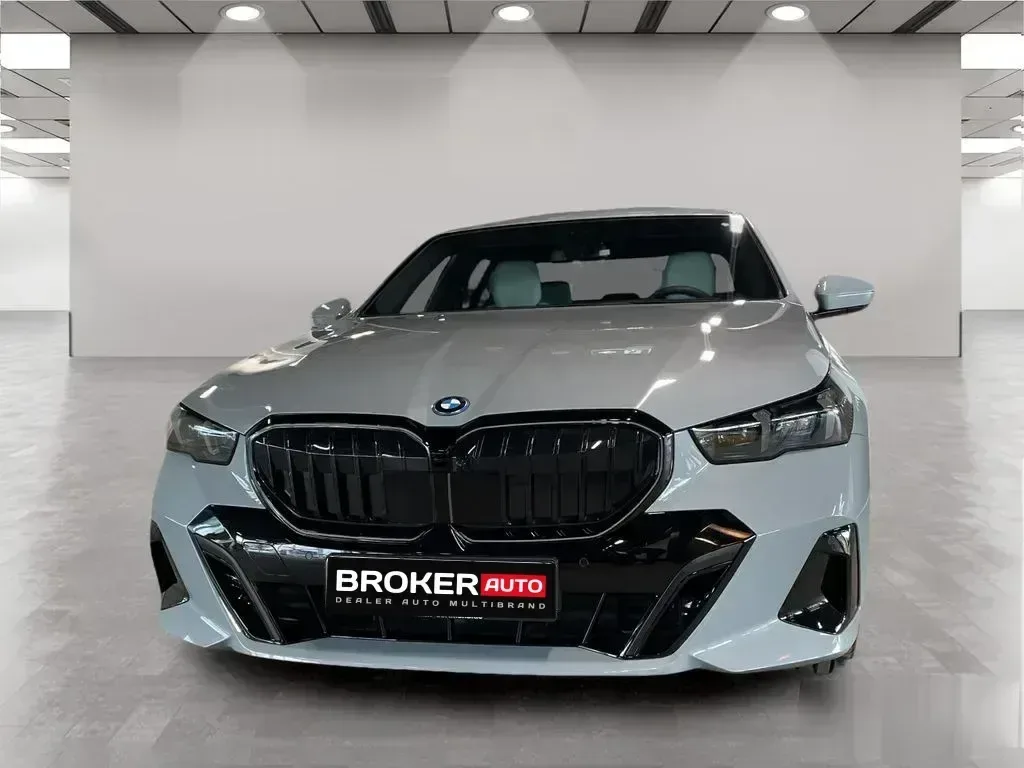 BMW 550 550e 2025